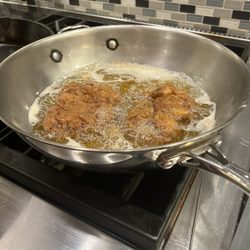 Harmons Cooking School - Frying our chicken