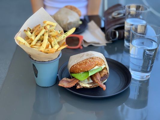 Roam Artisan Burgers by null