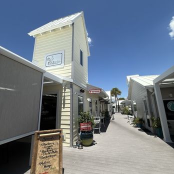 Over Easy Cafe - Outside - Breakfast & Brunch Near Me - Sanibel, Florida Over Easy Cafe - Outside - Breakfast & Brunch Near Me - Sanibel, Florida