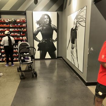 flushing queens nike