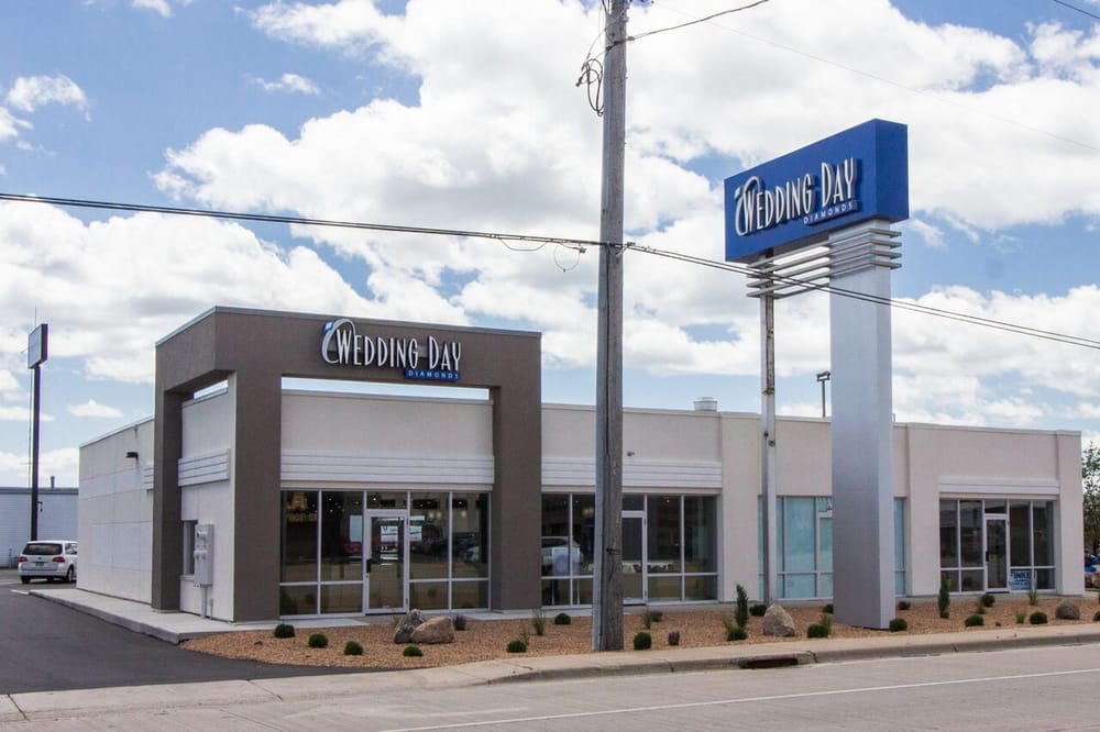 WEDDING DAY DIAMONDS Updated May 2024 44 Division St, Waite Park