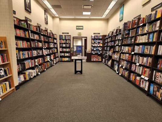 Barnes & Noble by null