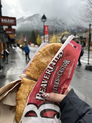 BeaverTails- Queues de Castor (Banff East) by null
