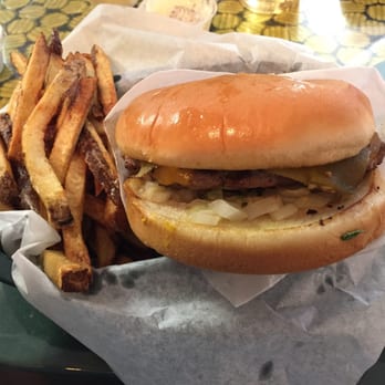 Green Pickle Grill - Green chili cheddar burger - Burgers Near Me - Glen Rose, Texas