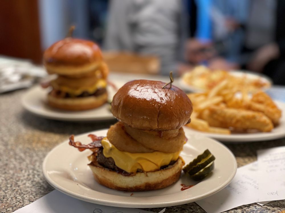 Marseilles Family Restaurant Logo