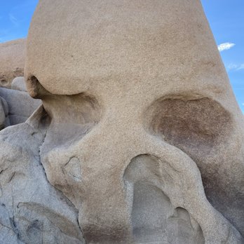 Skull Rock - Landmarks & Historical Buildings Near Me - Joshua Tree, California