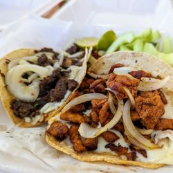 Tacos El Muchacho Alegre - Barbacoa and al pastor vampiros