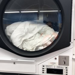 Sunshine Holiday Coin Laundry & Dry Cleaning - The next machine that wouldn't work after loading again with clothes and quarters.