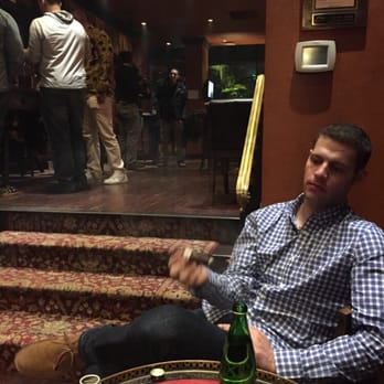 Casa de Montecristo - Poppin on a Saturday night - Tobacco Shops Near Me - New York, New York