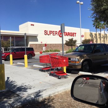 Durchstobern Die Da Target Stores Stock Fotografie Und Bilder Super Target Stores In California