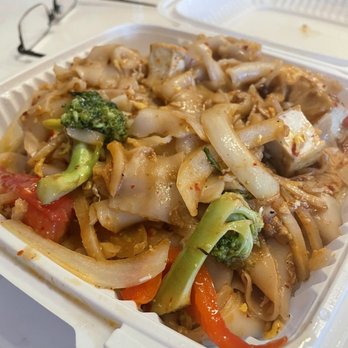 Cherry Street Thai - Tofu pad kee mao - Thai Near Me - Seattle, Washington