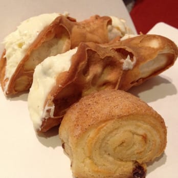 Carlo's Bakery - Cannoli and..something round and sugary. Haha - Bakeries Near Me - Hoboken, New Jersey