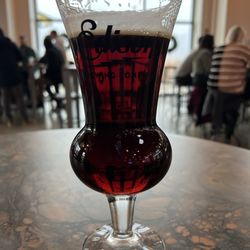 Edison Brewing - Gorgeous glass for an amazing scotch ale! This one is called Alv Another