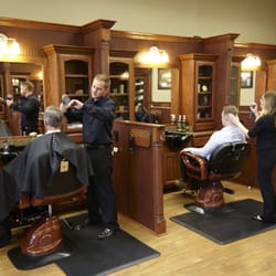 Roosters Men's Grooming Center