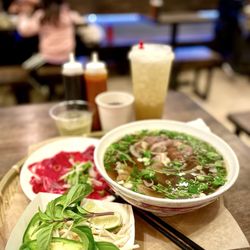 Pho Lovers - Pho Đặc Biệt and #D6 Drink | 01.03.2025