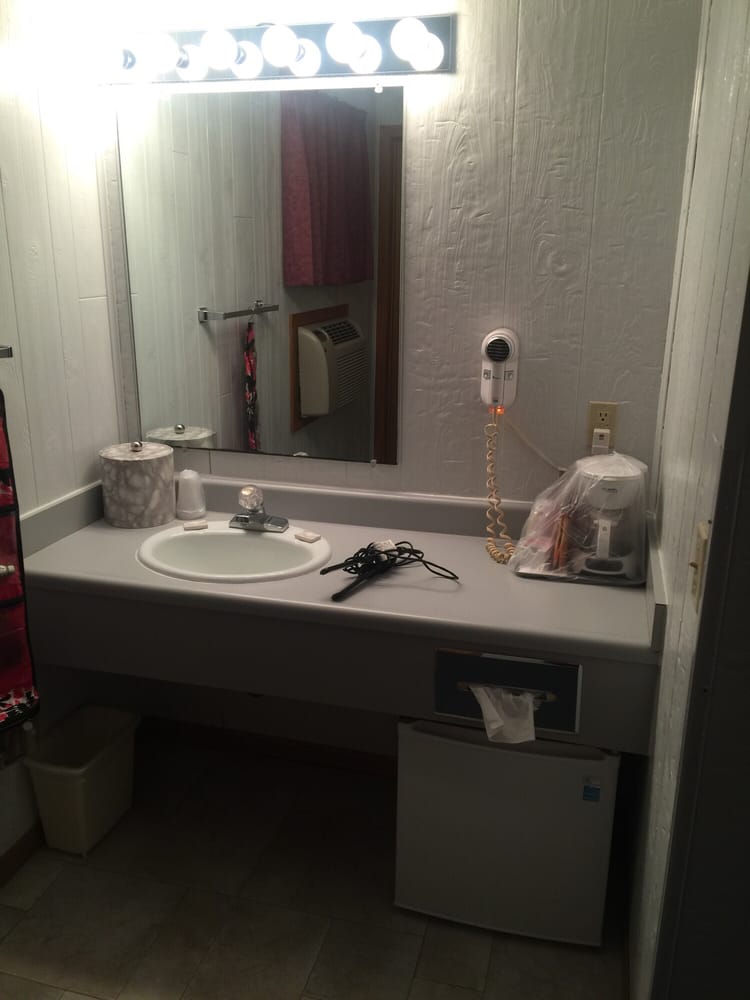 NORTH WINDS LODGE Updated October 2024 503 Highway 85 S, Bowman