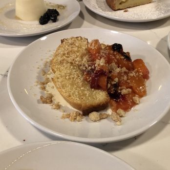 Pizza Capo - Peach crumb cake - Pizza Near Me - McMinnville, Oregon