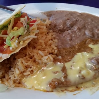 El Mercado Restaurant - Taco & cheese enchilada lunch plate - Tex-Mex Near Me - Austin, Texas El Mercado Restaurant - Taco & cheese enchilada lunch plate - Tex-Mex Near Me - Austin, Texas