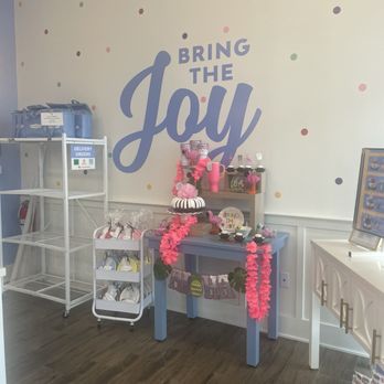 Nothing Bundt Cakes - Bakeries Near Me - Charleston, South Carolina