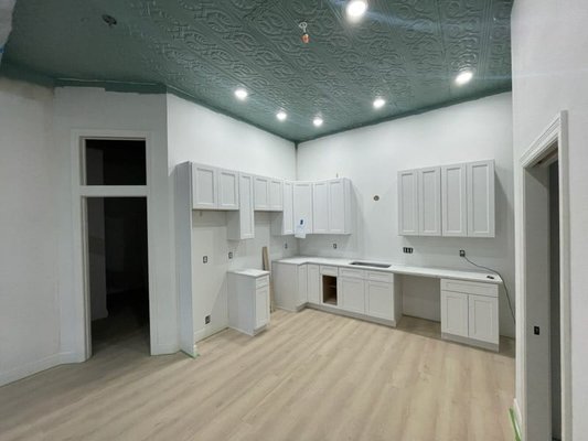 Kitchen Remodels - We design and remodel kitchens of your dreams by keeping your budget in mind. We provide excellent quality and customer service. We guarantee you will love your new space! Kitchen Remodels - We design and remodel kitchens of your dreams by keeping your budget in mind. We provide excellent quality and customer service. We guarantee you will love your new space!