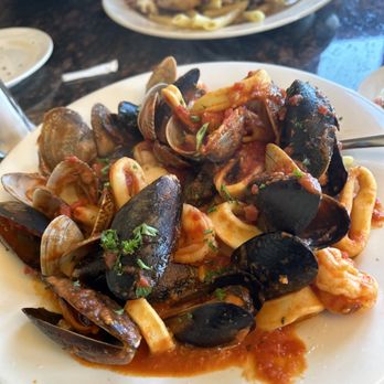 Bella Italia Restaurant - Zuppe de pesce - Italian Near Me - Wappingers Falls, New York Bella Italia Restaurant - Zuppe de pesce - Italian Near Me - Wappingers Falls, New York