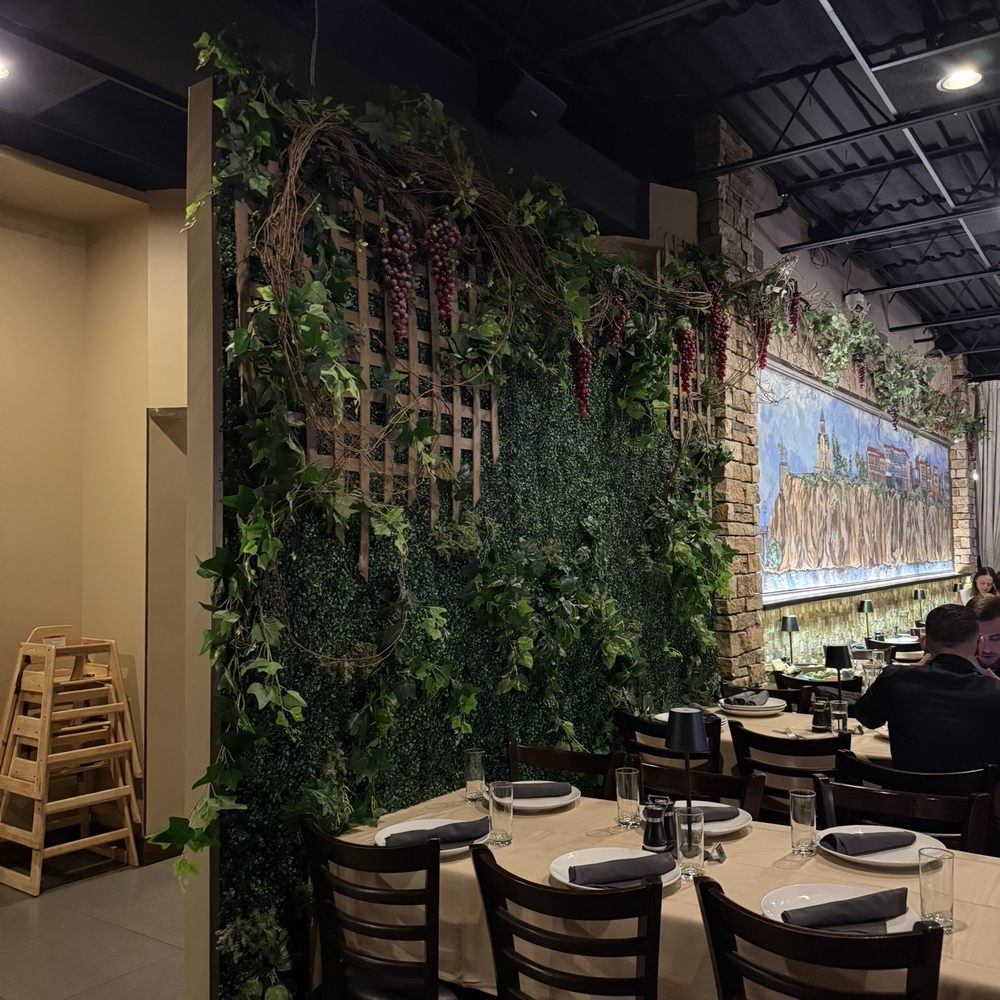 ARAGVI Restaurant - Salad Near Me - PALATINE, Illinois
