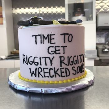 Delish Cakes - Desserts Near Me - Bloomingdale, Illinois Delish Cakes - Desserts Near Me - Bloomingdale, Illinois