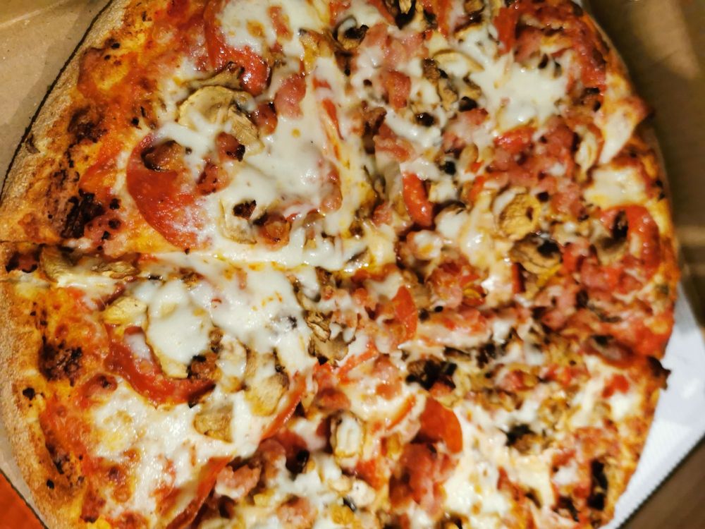 PIZZA PIZZA Updated April 2024 30 Photos & 18 Reviews 4461