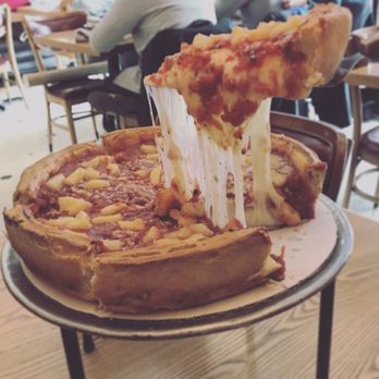 Giordano's - Deep dish pizza with pineapple and Canadian beacon - Pizza Near Me - Chicago, Illinois Giordano's - Deep dish pizza with pineapple and Canadian beacon - Pizza Near Me - Chicago, Illinois