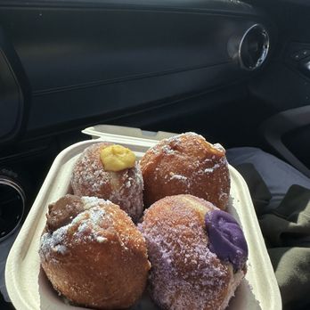 Sugar Beach Bake Shop - coconut, ube, chocolate malasadas - Bakeries Near Me - Kihei, Hawaii Sugar Beach Bake Shop - coconut, ube, chocolate malasadas - Bakeries Near Me - Kihei, Hawaii