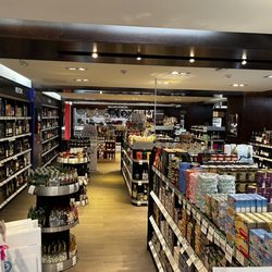 La Europea - Inside store