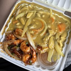 Saigon Noodle House - Garlic shrimp & curry chicken