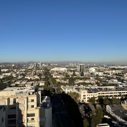 Santa Monica Podiatry Group - 1260 15th St waiting room view