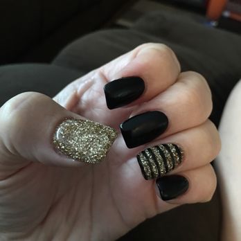 Sessy Nails - Some really great fast efficient SNS nails done by Kristine. Black n gold for school spirit for my sons Eldorado football team :) go Hawks! - Nail Salons Near Me - Placentia, California Sessy Nails - Some really great fast efficient SNS nails done by Kristine. Black n gold for school spirit for my sons Eldorado football team :) go Hawks! - Nail Salons Near Me - Placentia, California