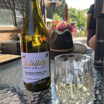 Mo’s By The River - Satellite Sauvignon Blanc - Wine Bars Near Me - Reno, Nevada