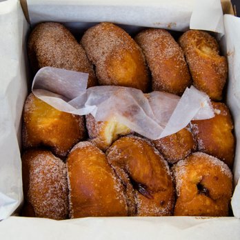 Leonard's Bakery - a dozen hot malasadas - Bakeries Near Me - Honolulu, Hawaii Leonard's Bakery - a dozen hot malasadas - Bakeries Near Me - Honolulu, Hawaii