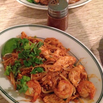 US Thai Cafe - If you can't do spicy food but still want a little flavor, ask for mild with chili pepper on the side. Pad Thai &drunken noodles - Thai Near Me - Edgewater, Colorado
