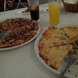 Gregor Restaurante Pizzería Brasería - Pizzas en Gregor. Cuatro quesos y Barbacoa :P