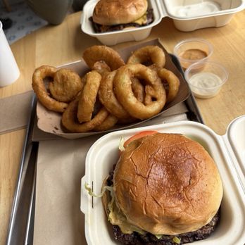 Iggys Burger - Burgers Near Me - San Francisco, California