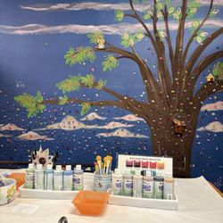 The Bee's Knees - Cute place