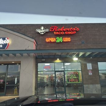 Roberto's Taco Shop