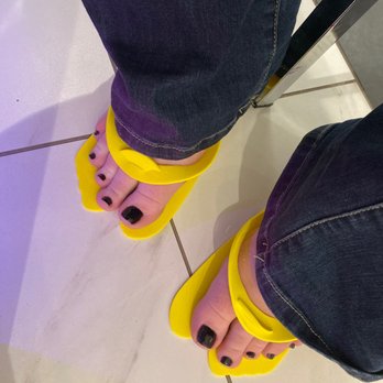 Brava Nails Spa - Pedicure toes - Nail Salons Near Me - Plainfield, Illinois