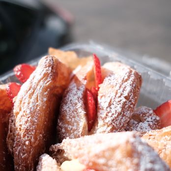 Cream Pan - Strawberry Croissant | IG: @jessfooods - Bakeries Near Me - Tustin, California Cream Pan - Strawberry Croissant | IG: @jessfooods - Bakeries Near Me - Tustin, California