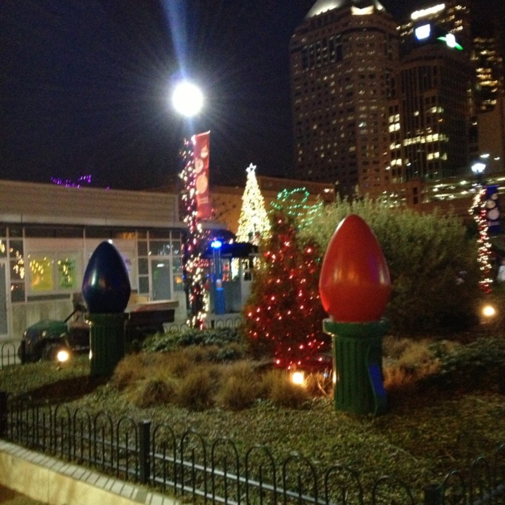 Columbus Commons - Christmas lights - Parks Near Me - Columbus, Ohio Columbus Commons - Christmas lights - Parks Near Me - Columbus, Ohio
