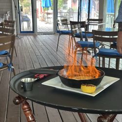 Pete's Taverna - Fried cheese presentation