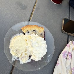 Black Friar Inn And Pub - Blueberry pie with ice cream