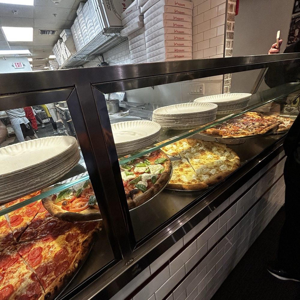 Joe's Pizza - Pizza Near Me - Miami, Florida