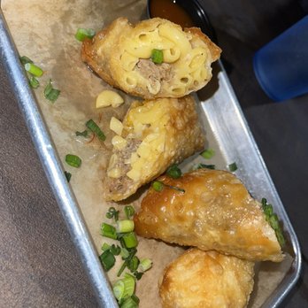 Bubba’s Bones & Brews - Mac Egg Rolls - Gastropubs Near Me - Cathedral City, California