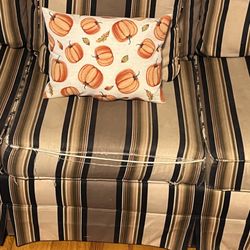vacasa - Disgusting furniture that smelled of mold