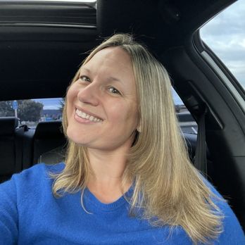 Diana Mondragon - Didn't have time to blow out/style, but even here you can tell how perfectly she blended these highlights. - Hair Stylists Near Me - Carmel, California